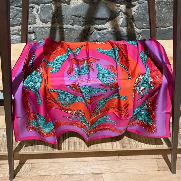 Hermès Purple Magenta "Guépards" 90cm Silk Square Scarf - Picture 2 of 11